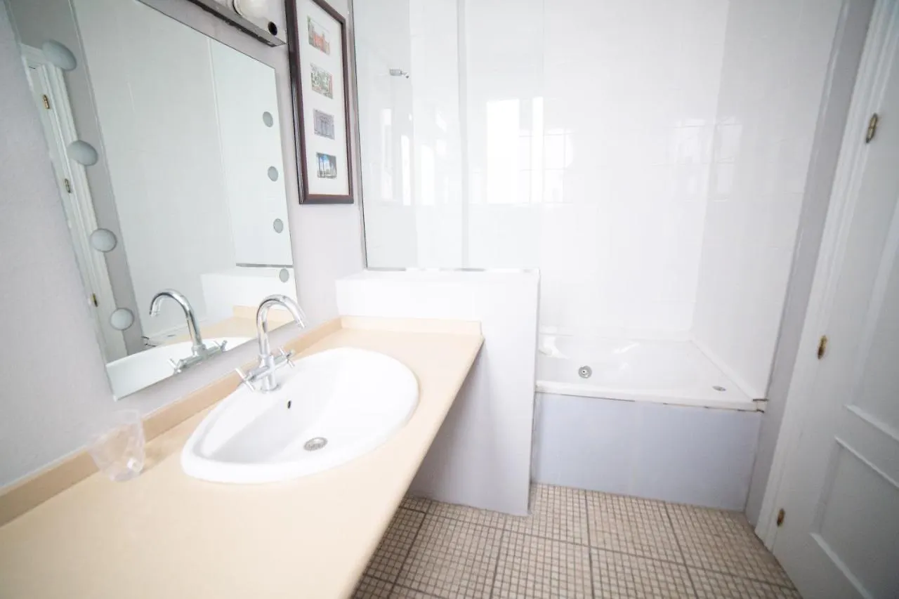 Casa Xanadu Seville - 6 Bedroom Andalusian Home With Terraces 0*,  İspanya